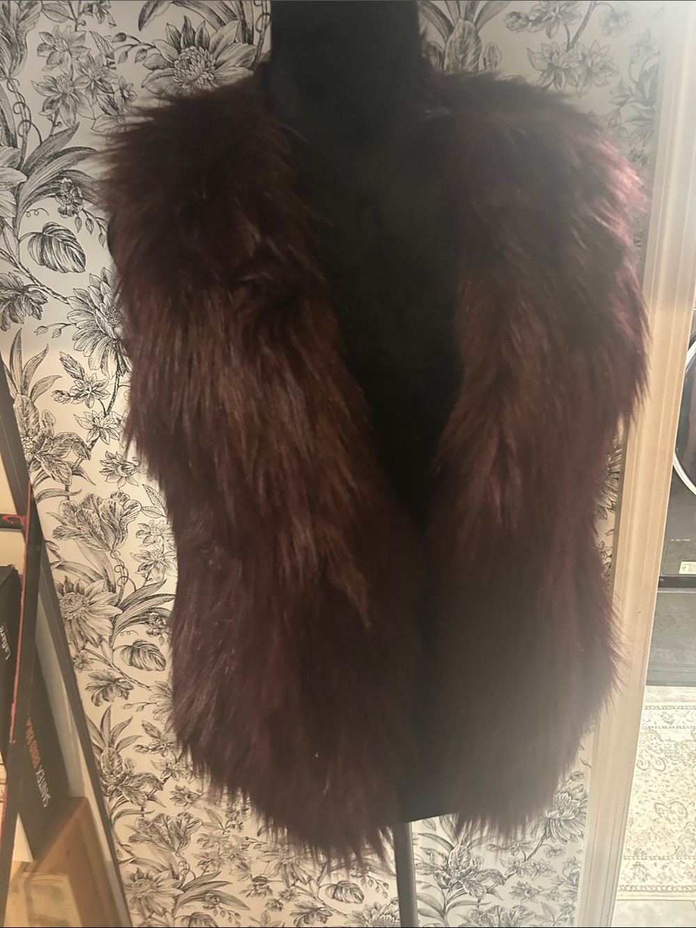 Express Women's Faux Fur Vest in Deep Burgundy